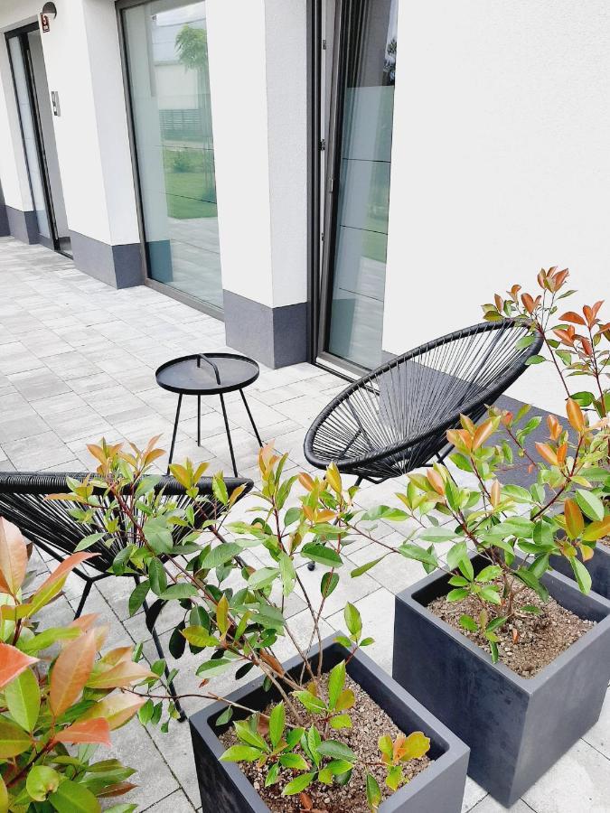 Green Bee Apartment Lesce  Exteriör bild